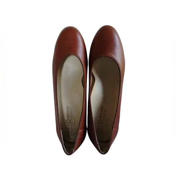 Softspots Women's Vintage Burgundy Leather Loafers - Picture 2 of 14